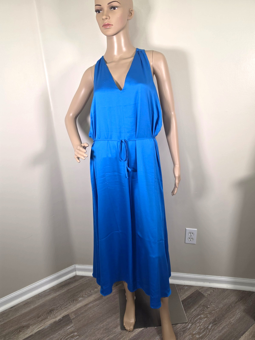 Ann Taylor Blue Solid V-Neck Sleeveless Tie Waist Midi Dress Women’s L